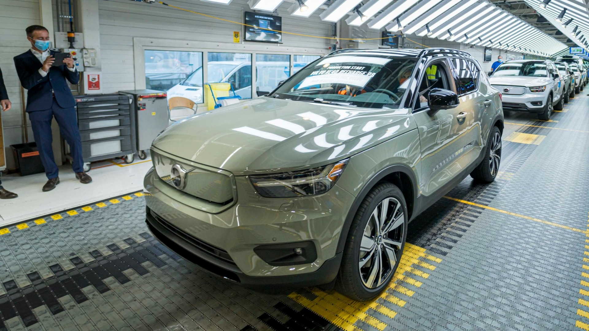Volvo 100% elétrico na linha de produção.
